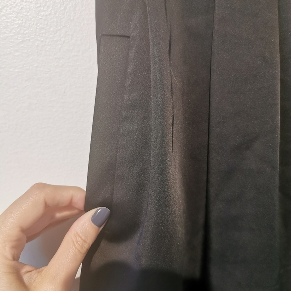 - Bcbgmaxazria paperbag size 4 black skirt - Picture 3 of 8